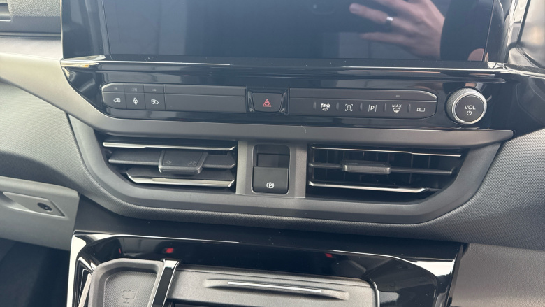 Ford Tourneo Custom 340 L1 Electric Rwd 160kW 65kWh H1 Titanium X 8 seater Auto